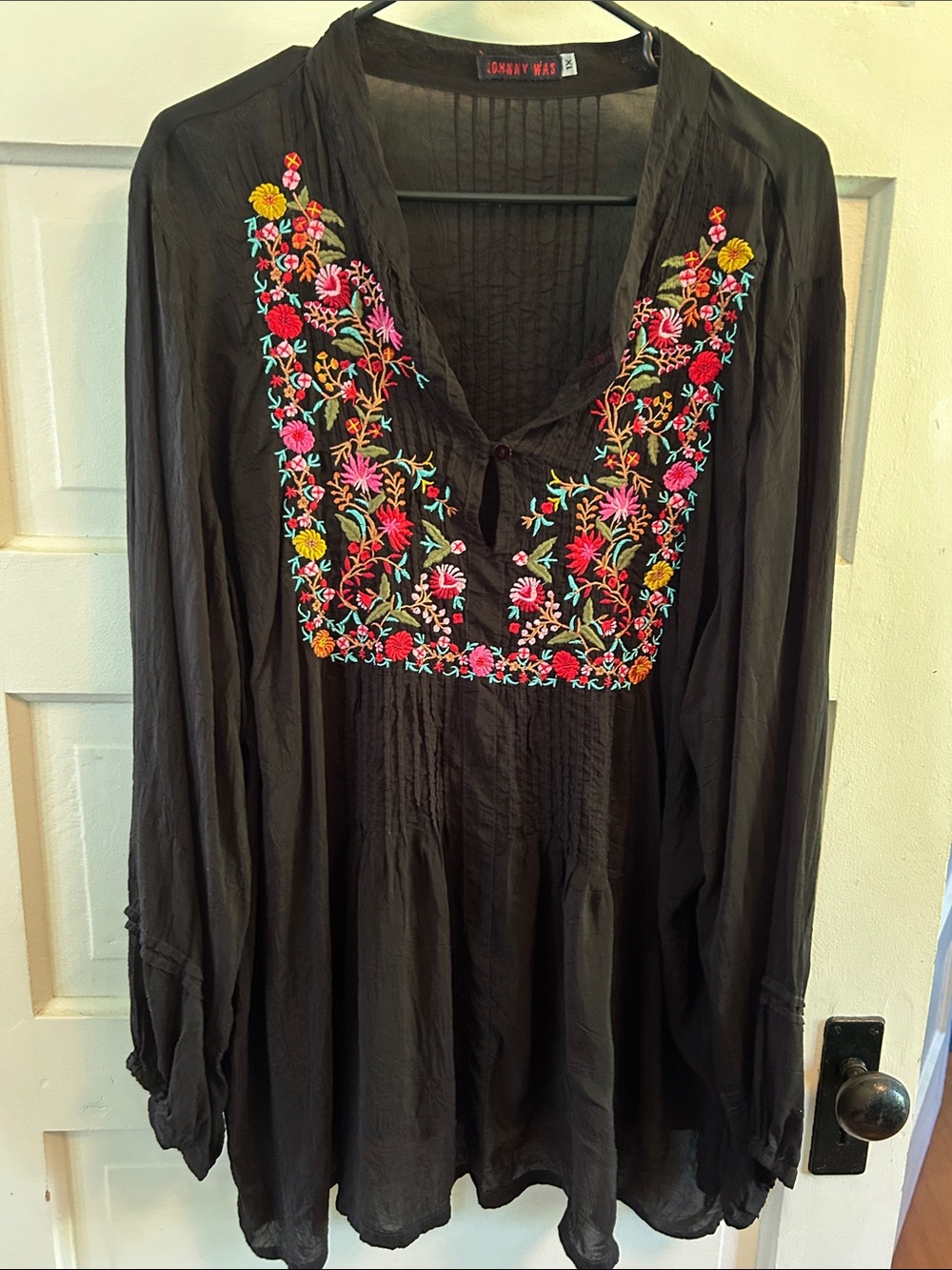 Johnny Was Black Rayon Tunic with Multicolor Floral Embroidery Sz 1X
